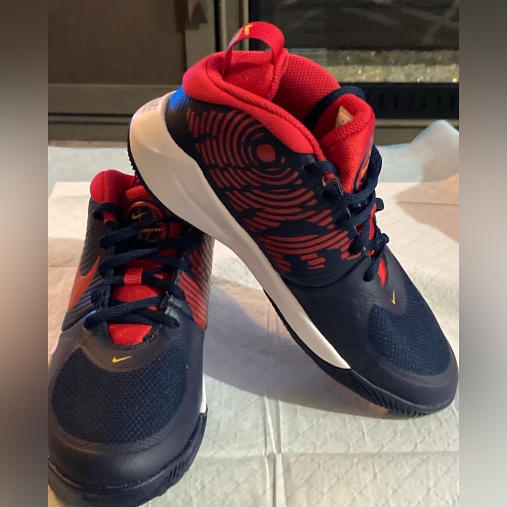 NIKE TEAM HUSTLE D 11